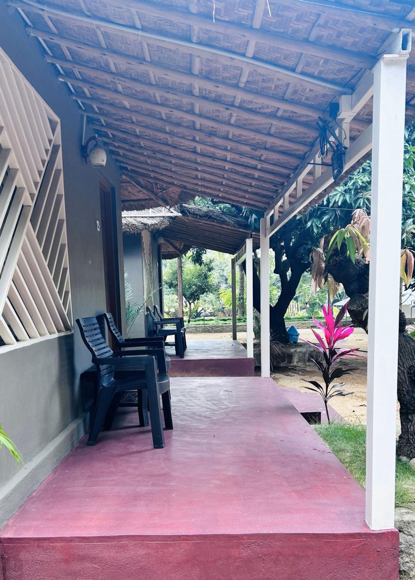 Hampi Village Resort & Tutti Cafe 外观 照片